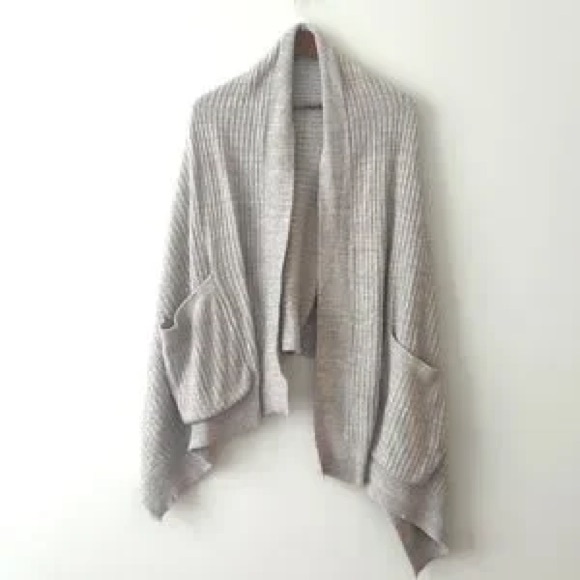 Mansfield Lux Day Spa Wrap with pockets taupe shawl super soft! - Picture 1 of 6